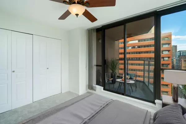 1189 Howe ST #1704 Vancouver, BC V6Z 2X4