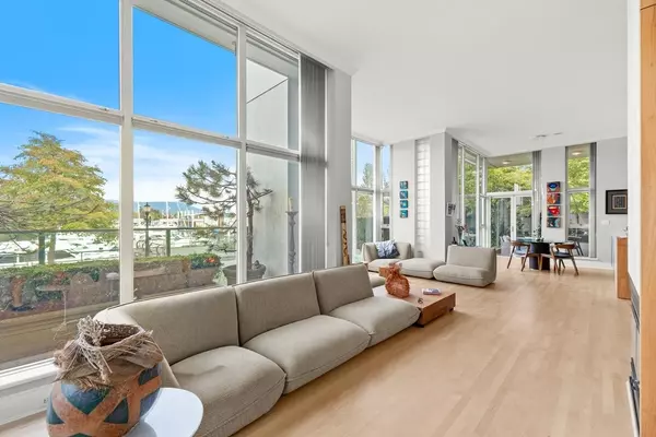 Vancouver, BC V6G 3H3,1717 Bayshore DR #PH1