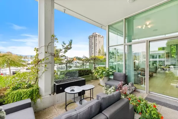 1717 Bayshore DR #PH1 Vancouver, BC V6G 3H3