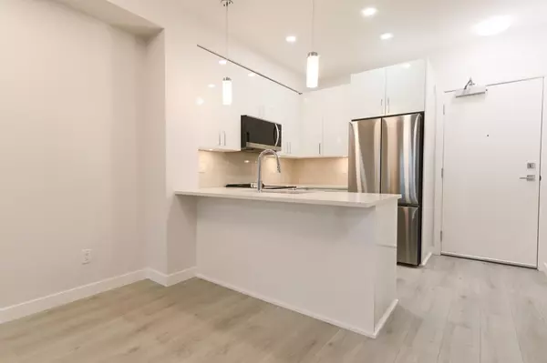 Abbotsford, BC V2S 2P3,33886 Pine ST #521