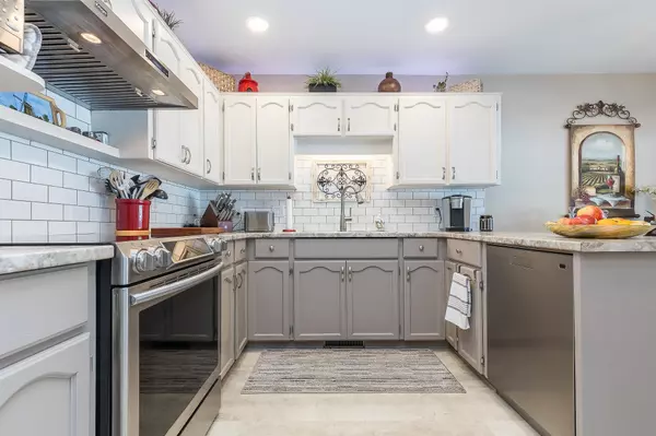 Abbotsford, BC V2S 3C1,2988 Horn ST #5