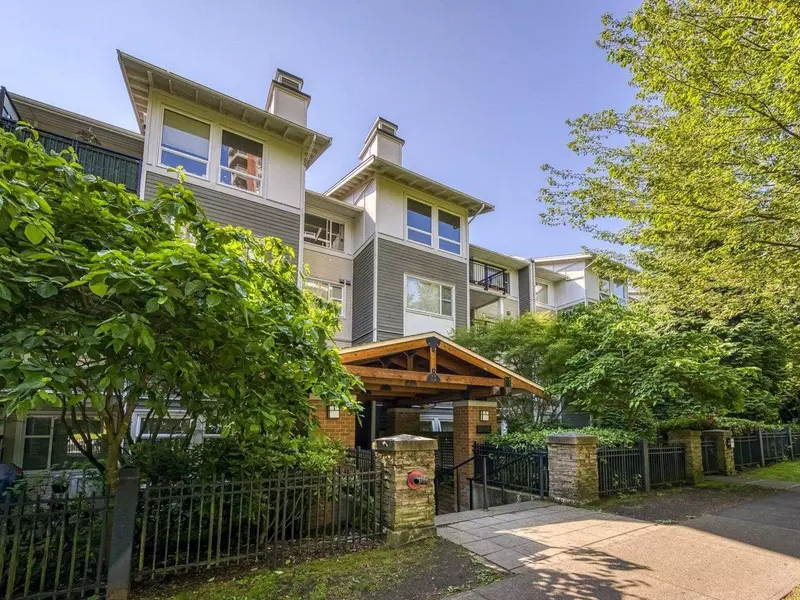 6888 Southpoint DR #410, Burnaby, BC V3N 5E3