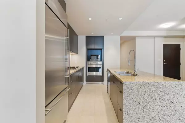 Vancouver, BC V6T 0A4,6080 Iona DR #305