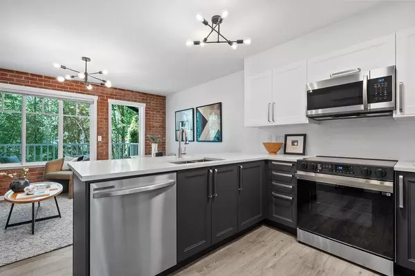 Surrey, BC V3W 1X1,12711 64th AVE #129