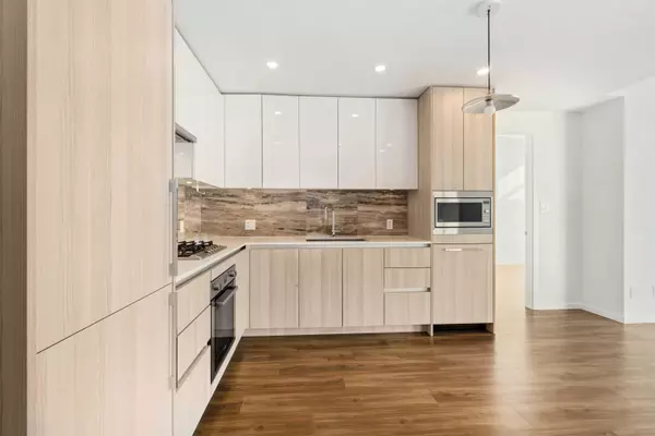 Burnaby, BC V5C 0L2,1888 Gilmore AVE #4205