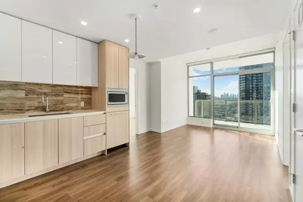 Burnaby, BC V5C 0L2,1888 Gilmore AVE #4205