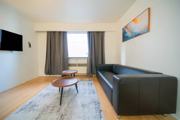 1925 Nelsonstreet #206, Vancouver, BC V6G 1K9