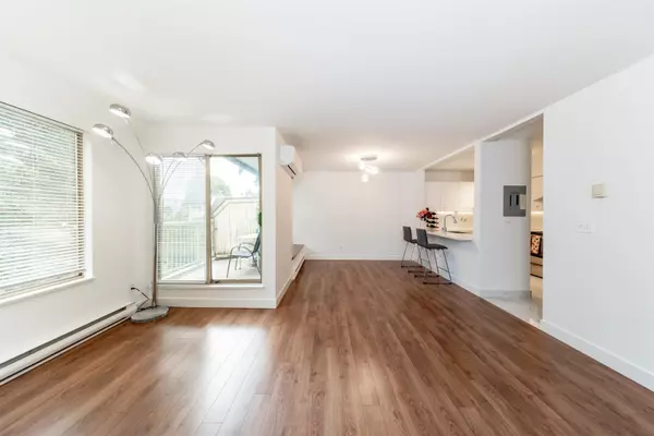 Burnaby, BC V3N 4X7,7520 18th ST #40