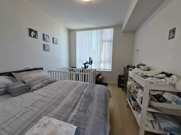 Vancouver, BC V6J 0H1,2033 W 10th AVE #317