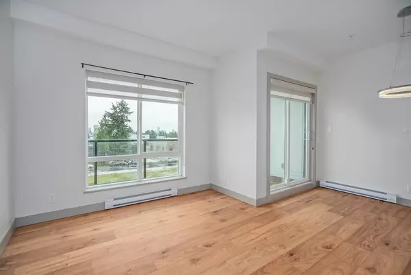 Burnaby, BC V5J 4J2,6968 Royal Oak AVE #411