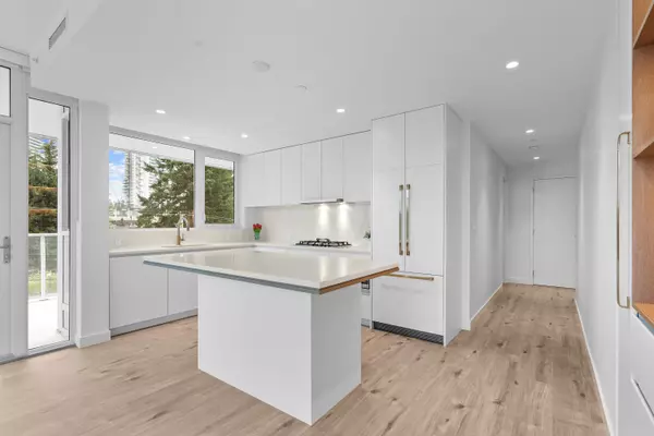 720 Farrow ST #302 Coquitlam, BC V3J 0P3