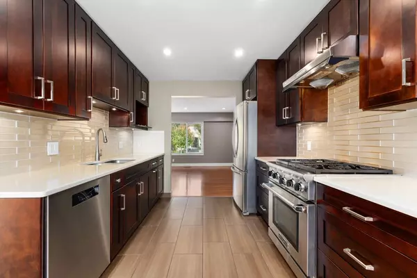 Vancouver, BC V5S 2V3,7229 Vivian DR