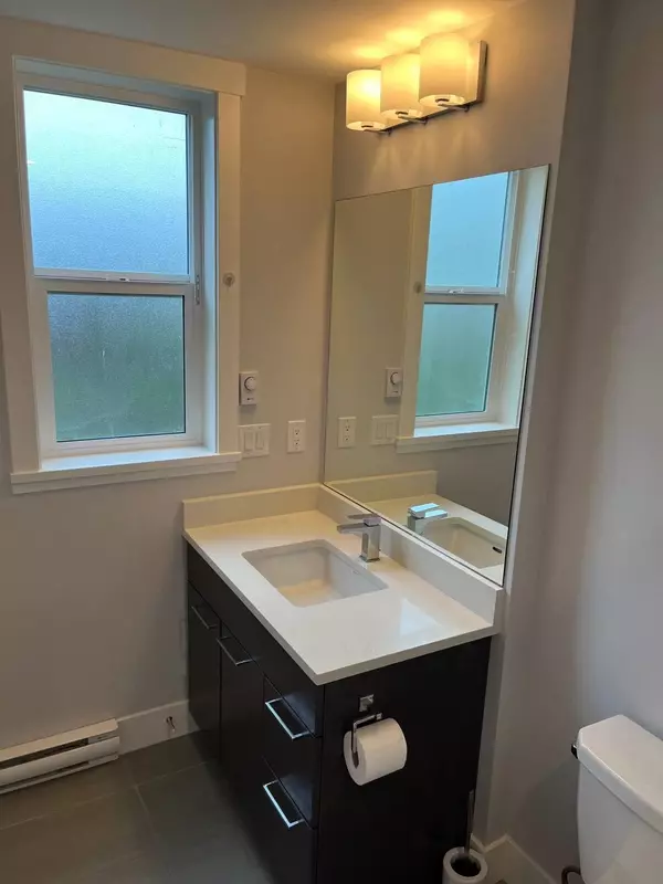 22315 122 AVE #107 Maple Ridge, BC V2X 4K7