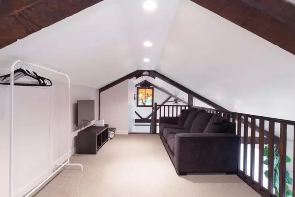 26651 Cunningham AVE Maple Ridge, BC V2W 1M8