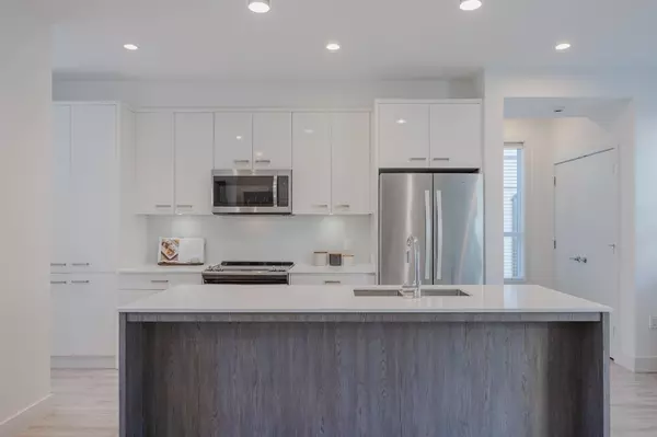 1968 N Parallel RD #6 Abbotsford, BC V3G 2C6