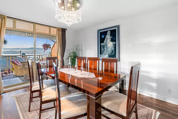 West Vancouver, BC V7W 3J7,8534 Seascape CT