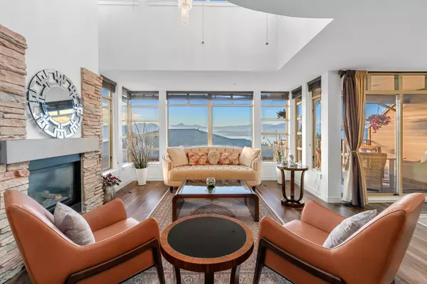 West Vancouver, BC V7W 3J7,8534 Seascape CT