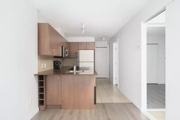 Vancouver, BC V6C 3T3,610 Granville ST #1208