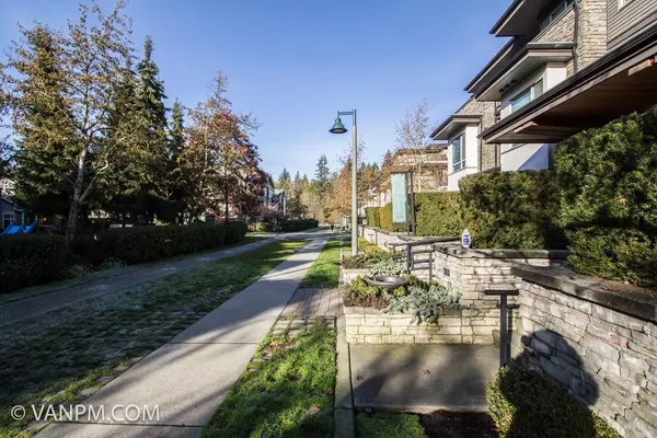 Burnaby, BC V3N 5C6,7478 Byrnepark WALK #111
