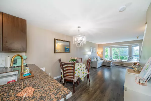 Burnaby, BC V3N 5E6,7370 Stride AVE #45