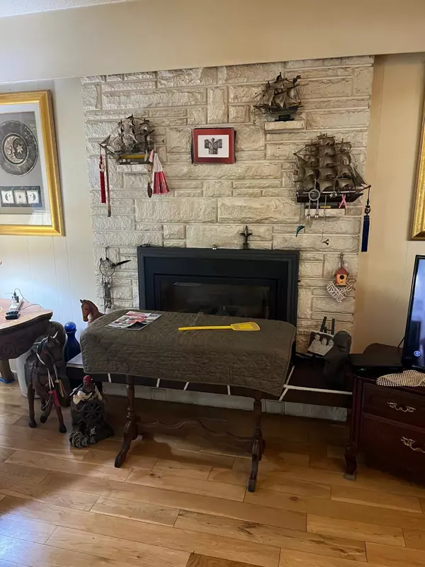 Delta, BC V4C 2R1,10581 River RD