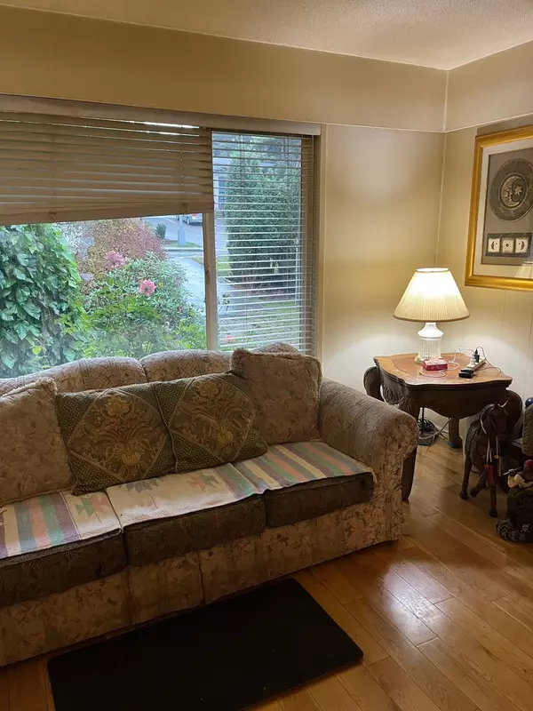 Delta, BC V4C 2R1,10581 River RD