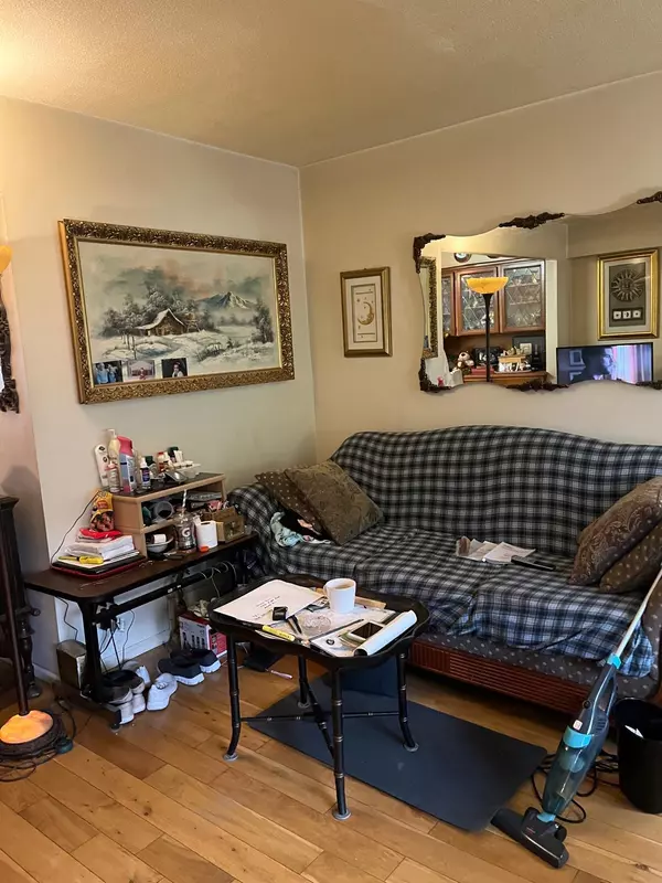 Delta, BC V4C 2R1,10581 River RD