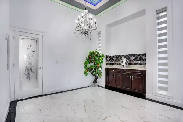 Surrey, BC V3T 4M1,10289 139a ST