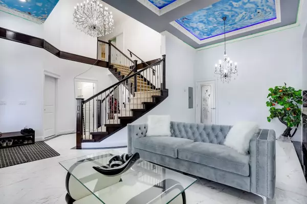 Surrey, BC V3T 4M1,10289 139a ST