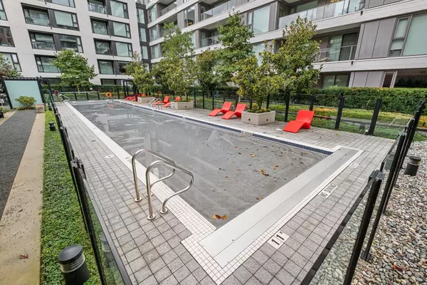 Vancouver, BC V6P 0H7,1571 W 57th AVE #305