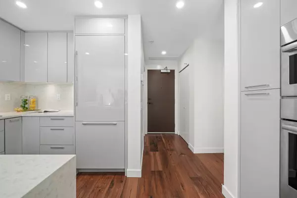 5058 Cambie ST #107 Vancouver, BC V5Z 2Z5