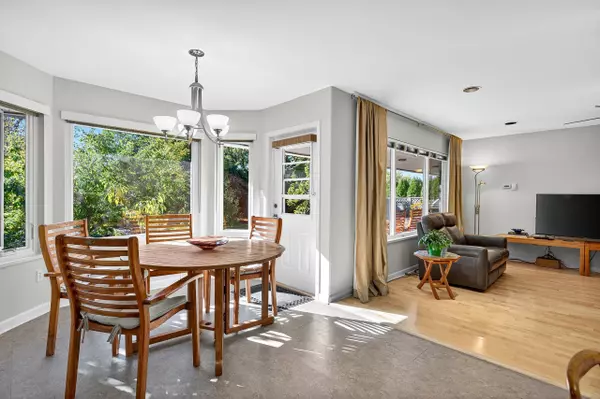 27012 25 AVE Langley, BC V4W 3W5