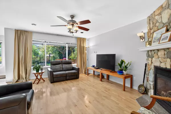 27012 25 AVE Langley, BC V4W 3W5