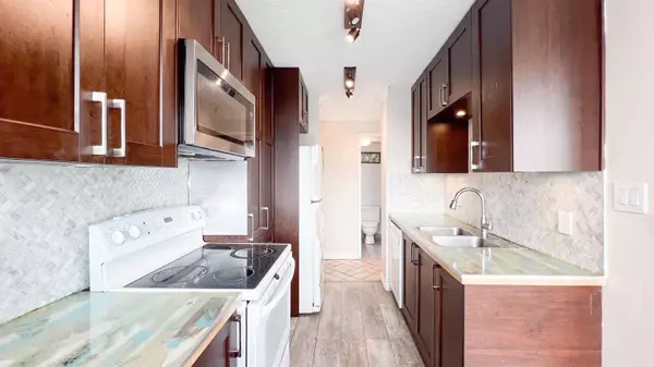 1026 Queens AVE #207 New Westminster, BC V3M 6B2