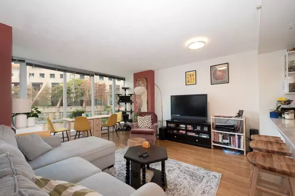 788 Hamilton ST #805 Vancouver, BC V6B 0E9