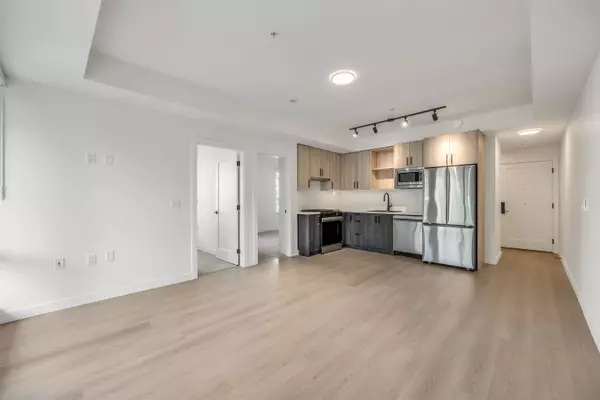 Port Moody, BC V3H 0N4,2002 St George ST #306