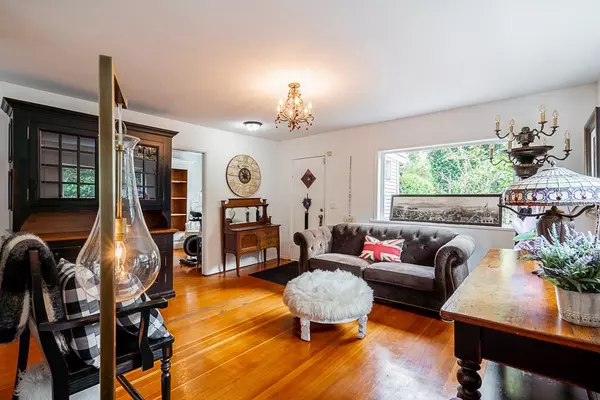 Surrey, BC V4A 3J2,2725 Gordon AVE