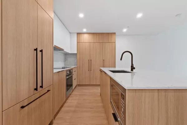 10225 Whalley BLVD #204 Surrey, BC V3T 0S2