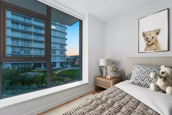 10225 Whalley BLVD #204 Surrey, BC V3T 0S2