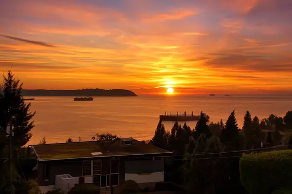 3295 Westmount RD, West Vancouver, BC V7V 3G5