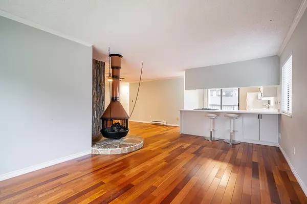 Burnaby, BC V3N 1G3,8076 19th AVE