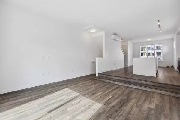 Surrey, BC V4N 6W8,15778 85th AVE #150