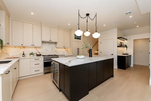 Coquitlam, BC V3K 1S8,646 Girard AVE #A