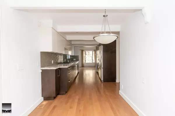 North Vancouver, BC V7R 3P2,4524 Marineview CRES