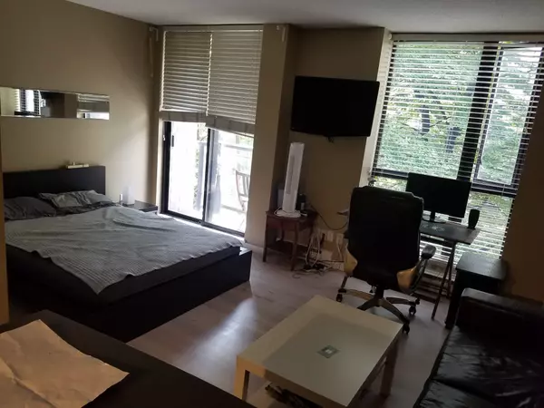 Vancouver, BC V6B 1B7,1295 Richards ST #302