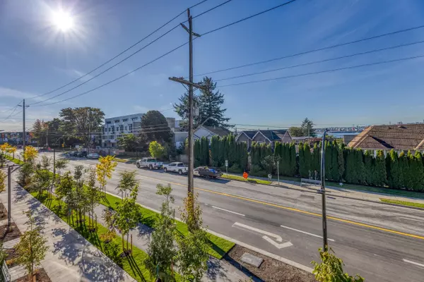 422 E 3rd ST #104/204 North Vancouver, BC V7L 0K1