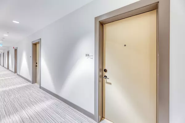 422 E 3rd ST #104/204 North Vancouver, BC V7L 0K1