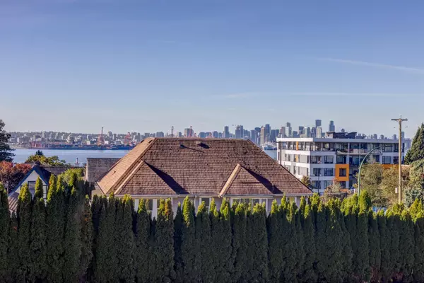 422 E 3rd ST #104/204 North Vancouver, BC V7L 0K1