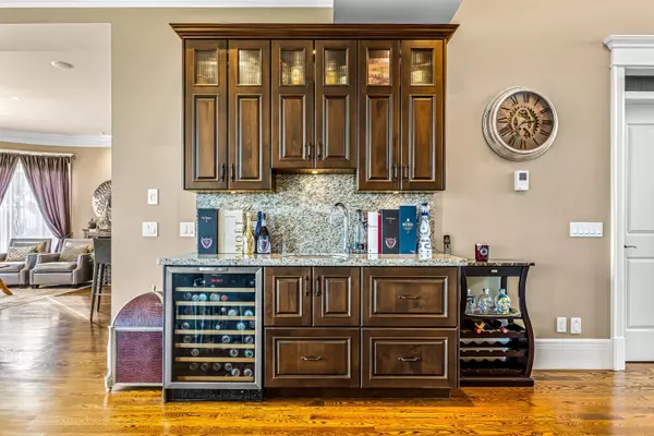 5290 Pandora ST Burnaby, BC V5B 1L6