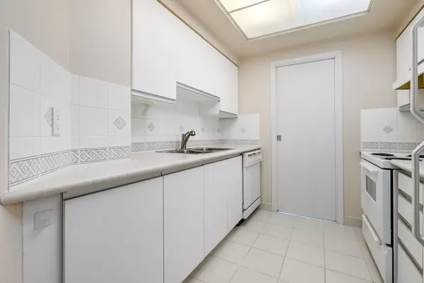 Richmond, BC V6Y 3Z8,8111 Anderson RD #700